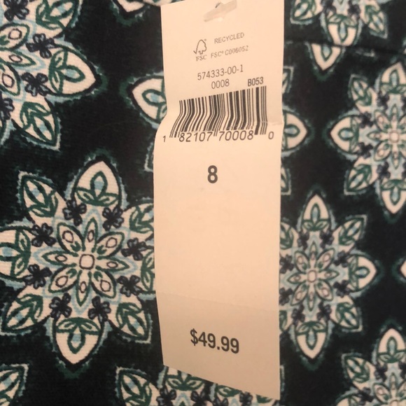 Banana Republic 4” Shorts - Picture 3 of 5